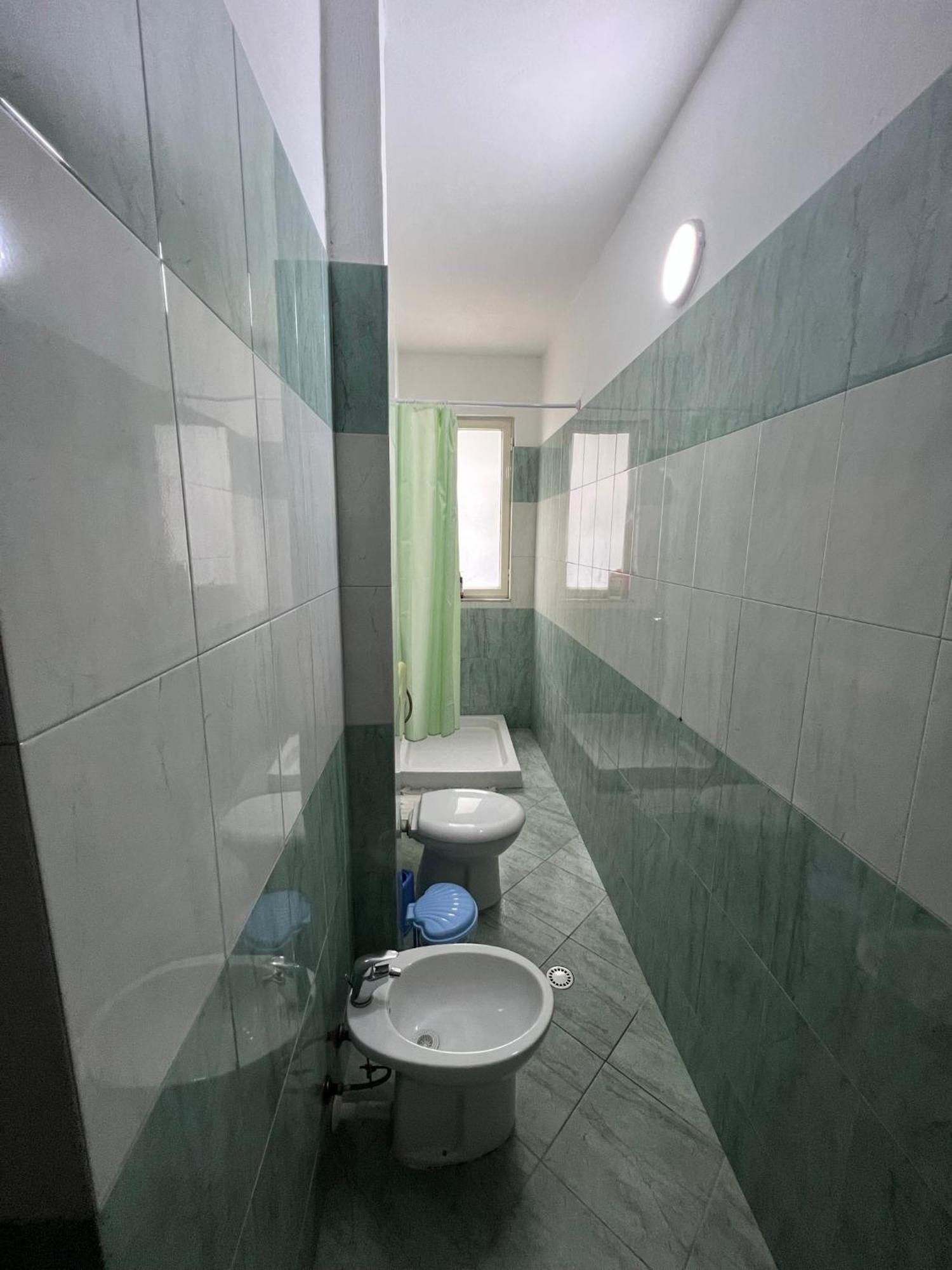 Vivi La Tua Vacanza Con L'Appartamento 1 Di Ervin! Enjoy Your Holiday With Ervin'S Apartment 1! Vlorë Exterior foto